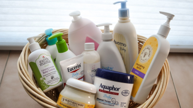 Baby moisturizer: comparison & analysis of ingredients, TOPICREM Vs LOVE & GREEN