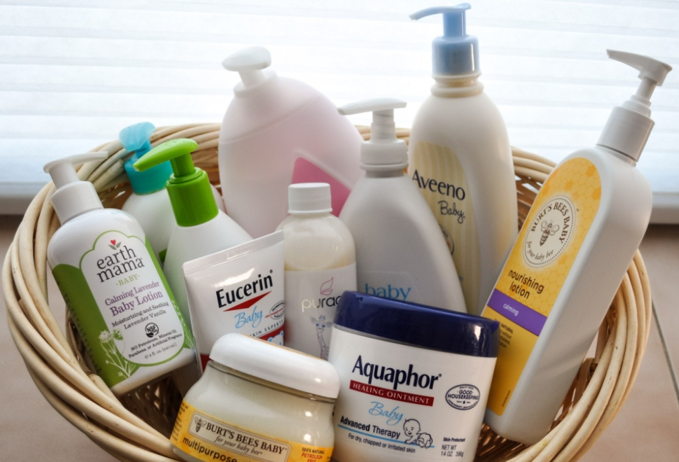 Baby moisturizer: comparison & analysis of ingredients, TOPICREM Vs LOVE & GREEN